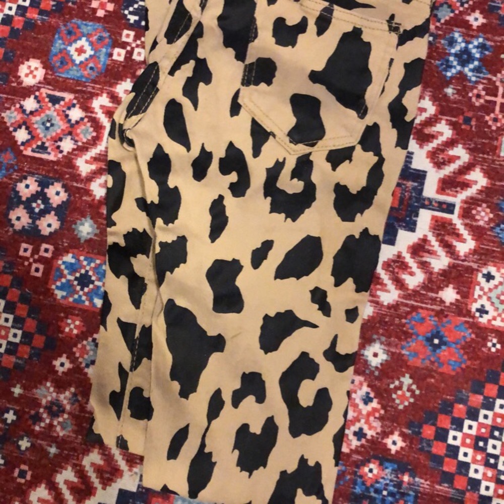 Ranch Dress’n Cheetah Jeans Sz26